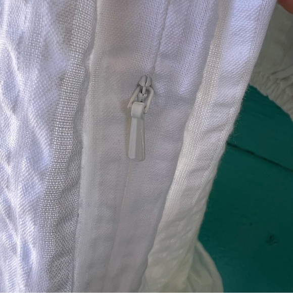 WHITE SEERSUCKER WRAP SURPLICE PUFF SLEEVE BLOUSE TOP SIZE SMALL NWT - Picture 8 of 10